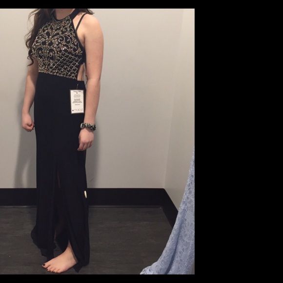 Prom dress - Picture 3 of 6